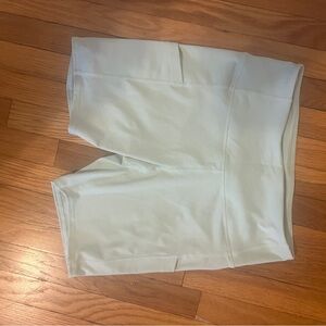 Zella Like New Women's Light Green Bike Athletic Shorts Medium